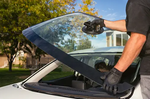 5-common-causes-of-windshield-cracks-and-how-to-avoid-them