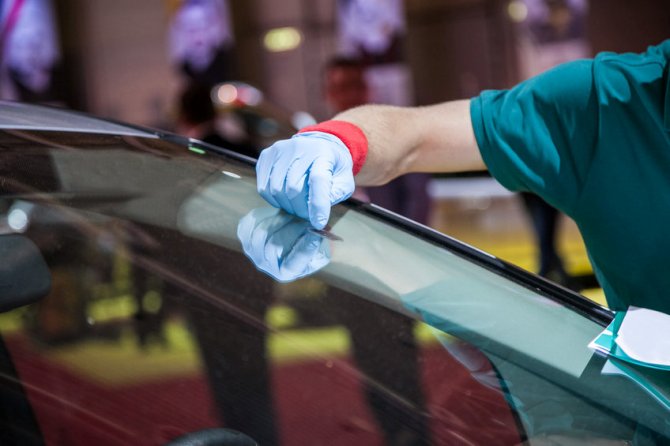 Windshield Repair North Hollywood CA - Get Expert Auto Glass Repair and Replacement Solutions with Speedy Mobile Auto Glass